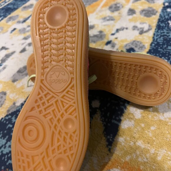 adidas Spezial Sneakers Lime Green/Pink Gum Sole Women’s 7.5 NEW - Picture 3 of 5